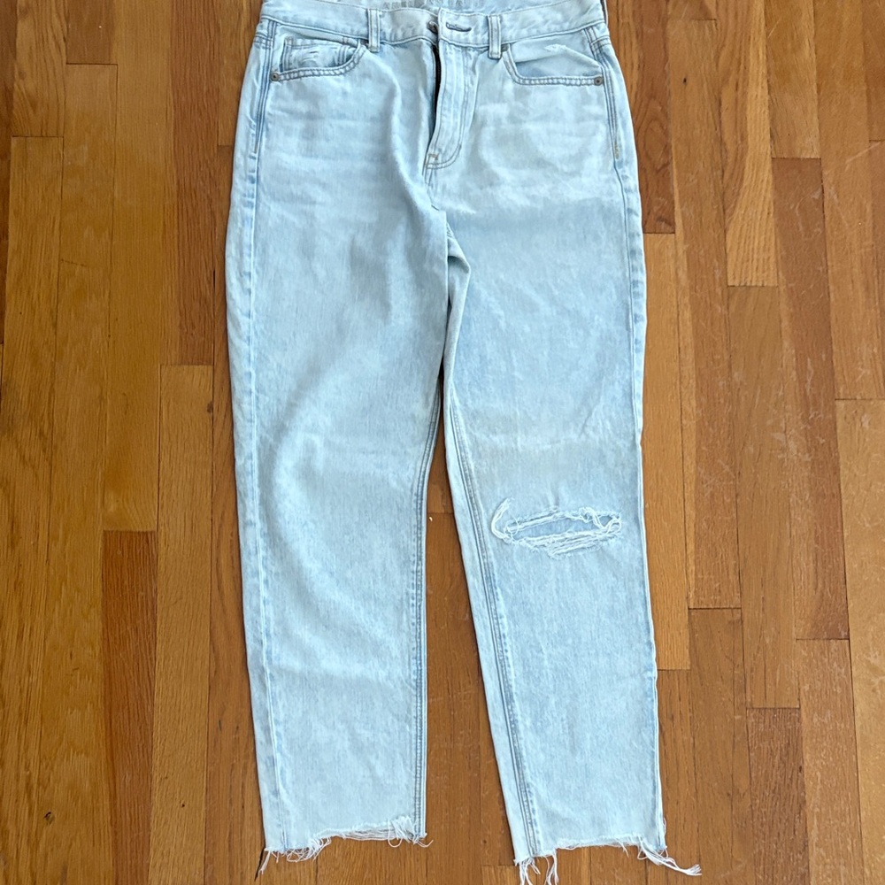 American Eagle Distressed Jeans